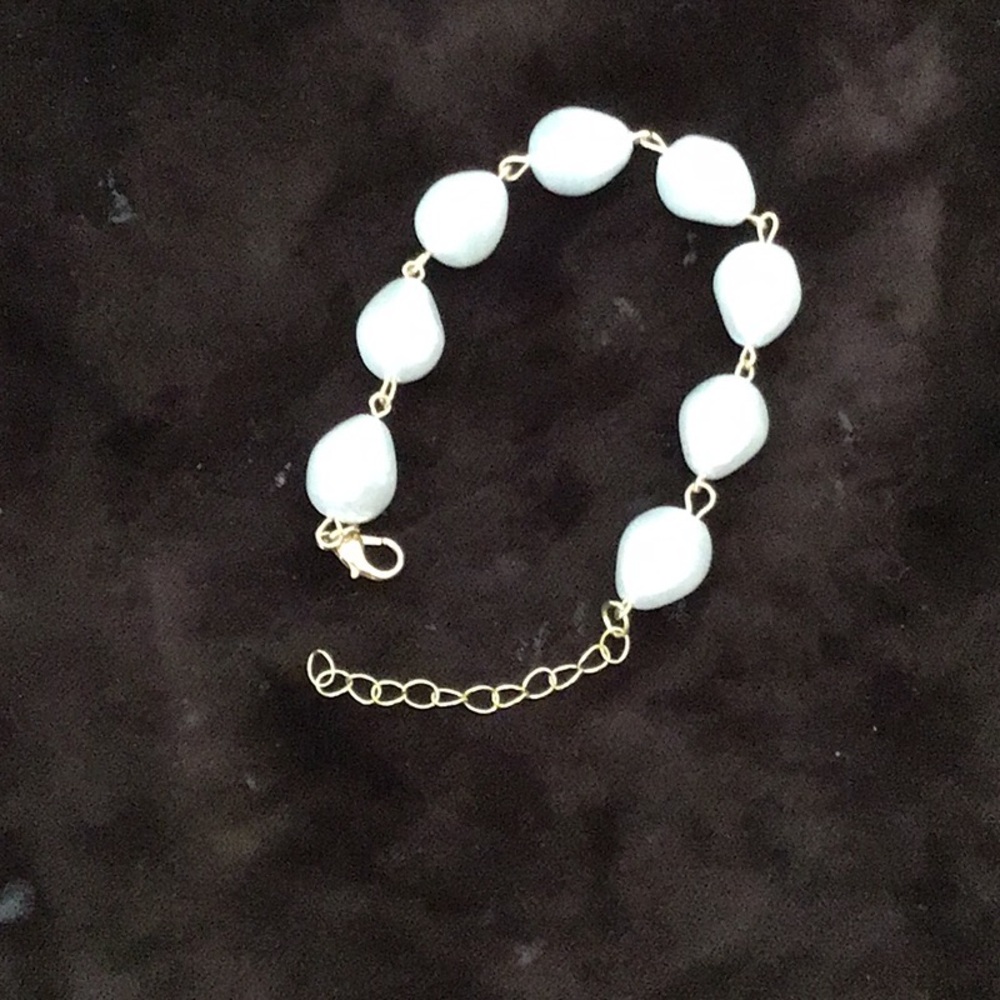 Elegant White Beaded Bracelet with lovely faux pearls, 6” long, 2” extension.